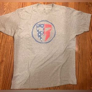 Gray Short-Sleeve Graphic T-Shirt with Red & Blue Emblem